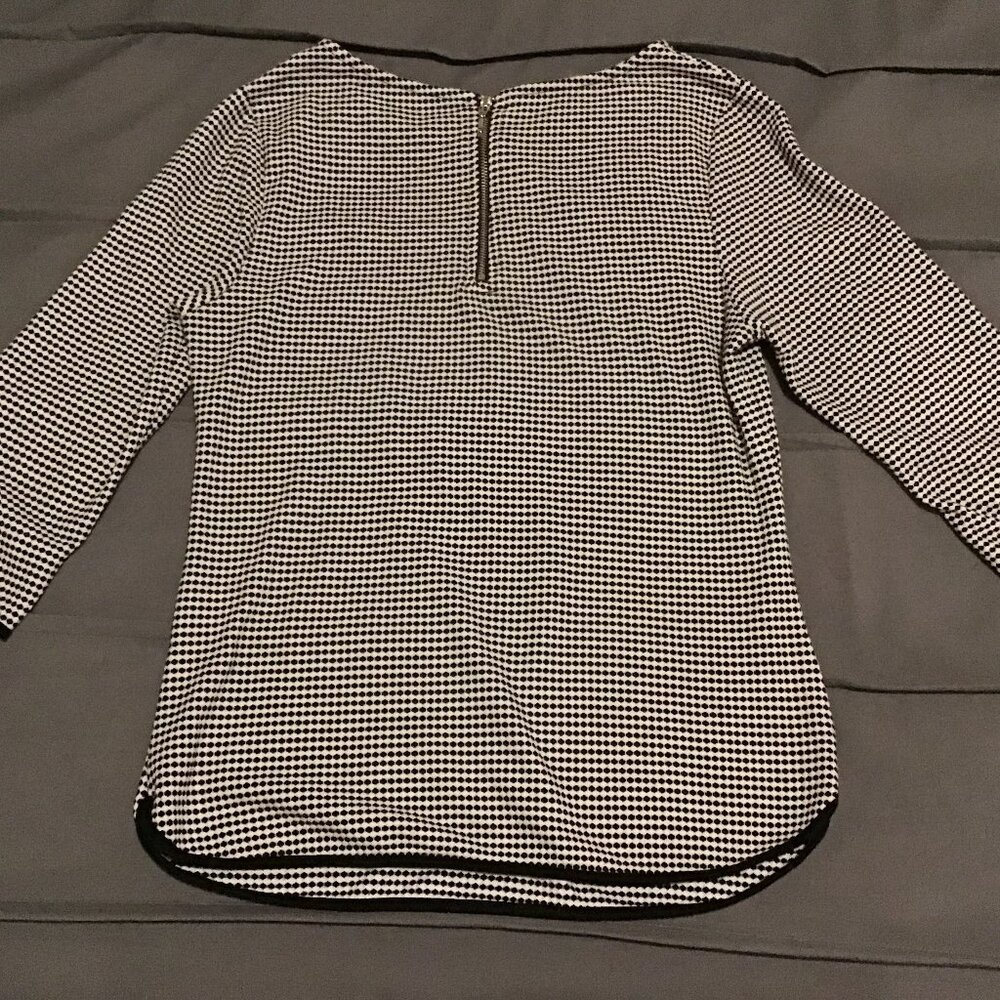ZERO - Picture 2 of 4